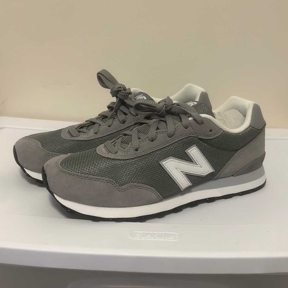 WOMENS NEW BALANCE SIZE USA 11